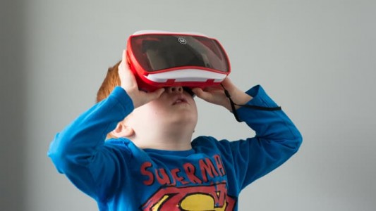 小孩用VR设备